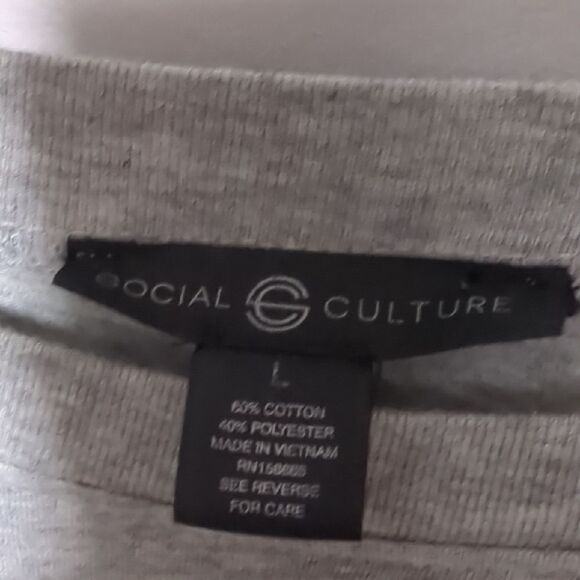 Greenwich Tennis Club Light Gray Women's Short Sleeve Top - Picture 2 of 4